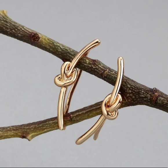 Gold Tone love Knot Ear Climber Sweep Earrings - Picture 3 of 4